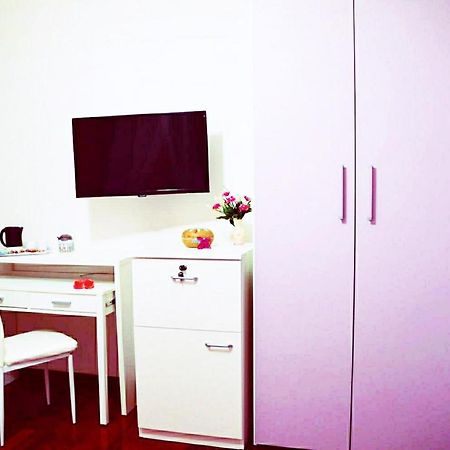 Altea Royale Hotel เนเปิลส์ ภายนอก รูปภาพ