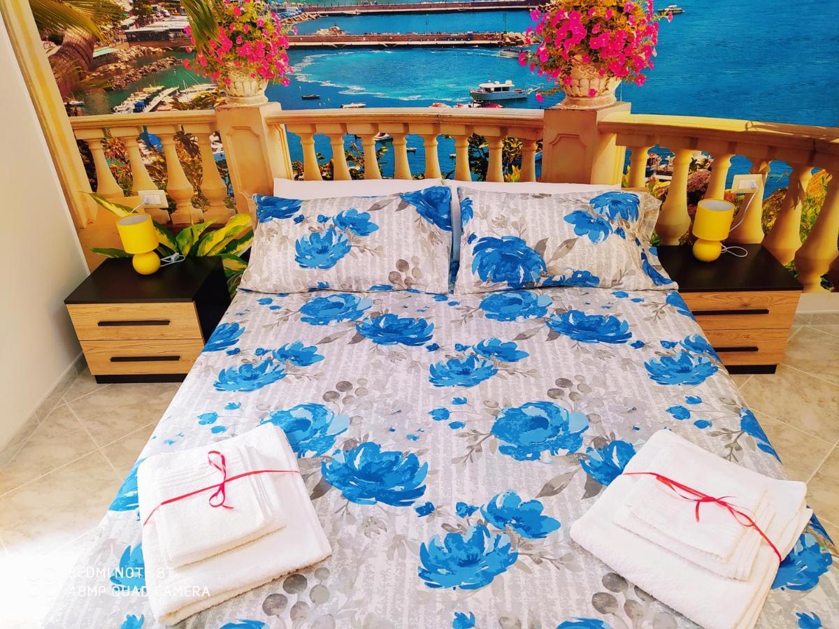 Altea Royale Hotel เนเปิลส์ ภายนอก รูปภาพ