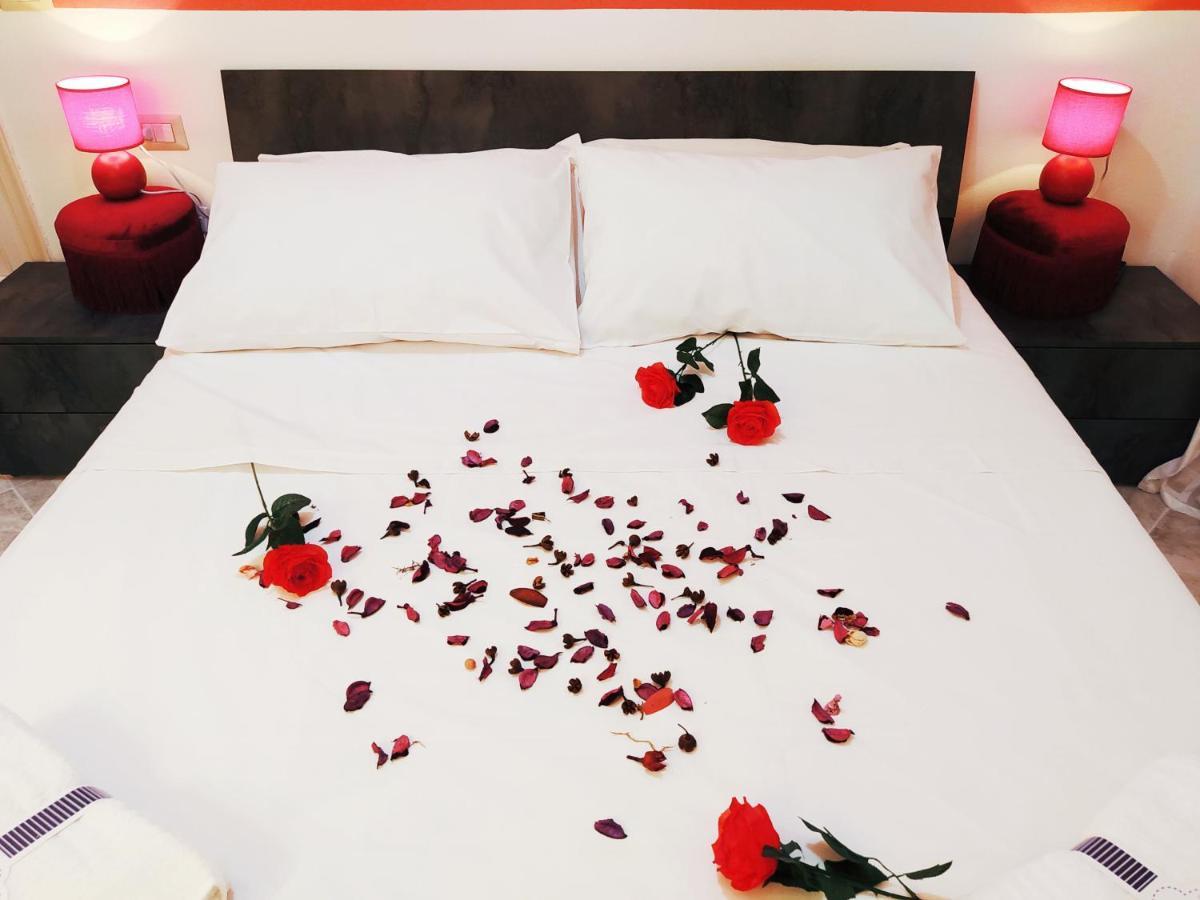 Altea Royale Hotel เนเปิลส์ ภายนอก รูปภาพ